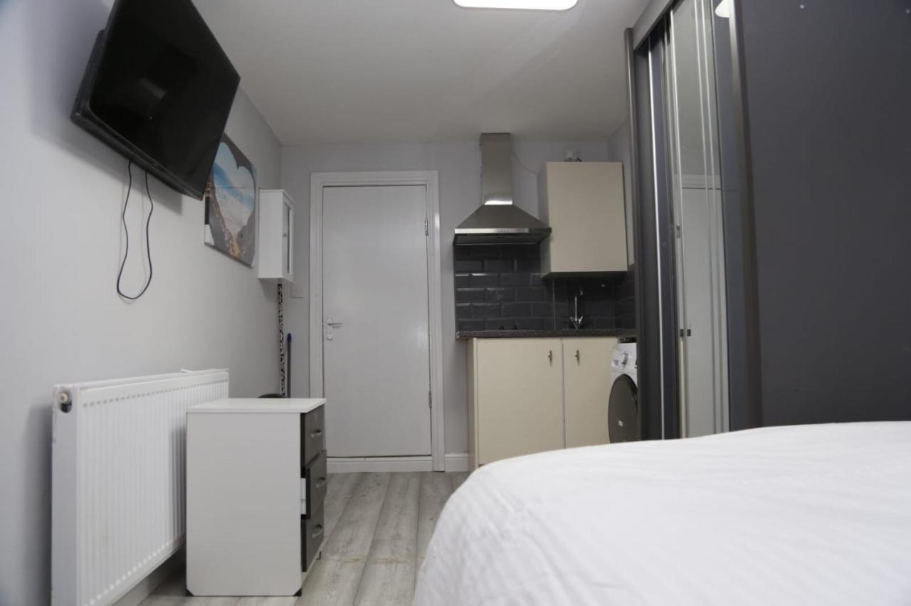 A A Guest Rooms Nightingale Chalet London Exteriör bild