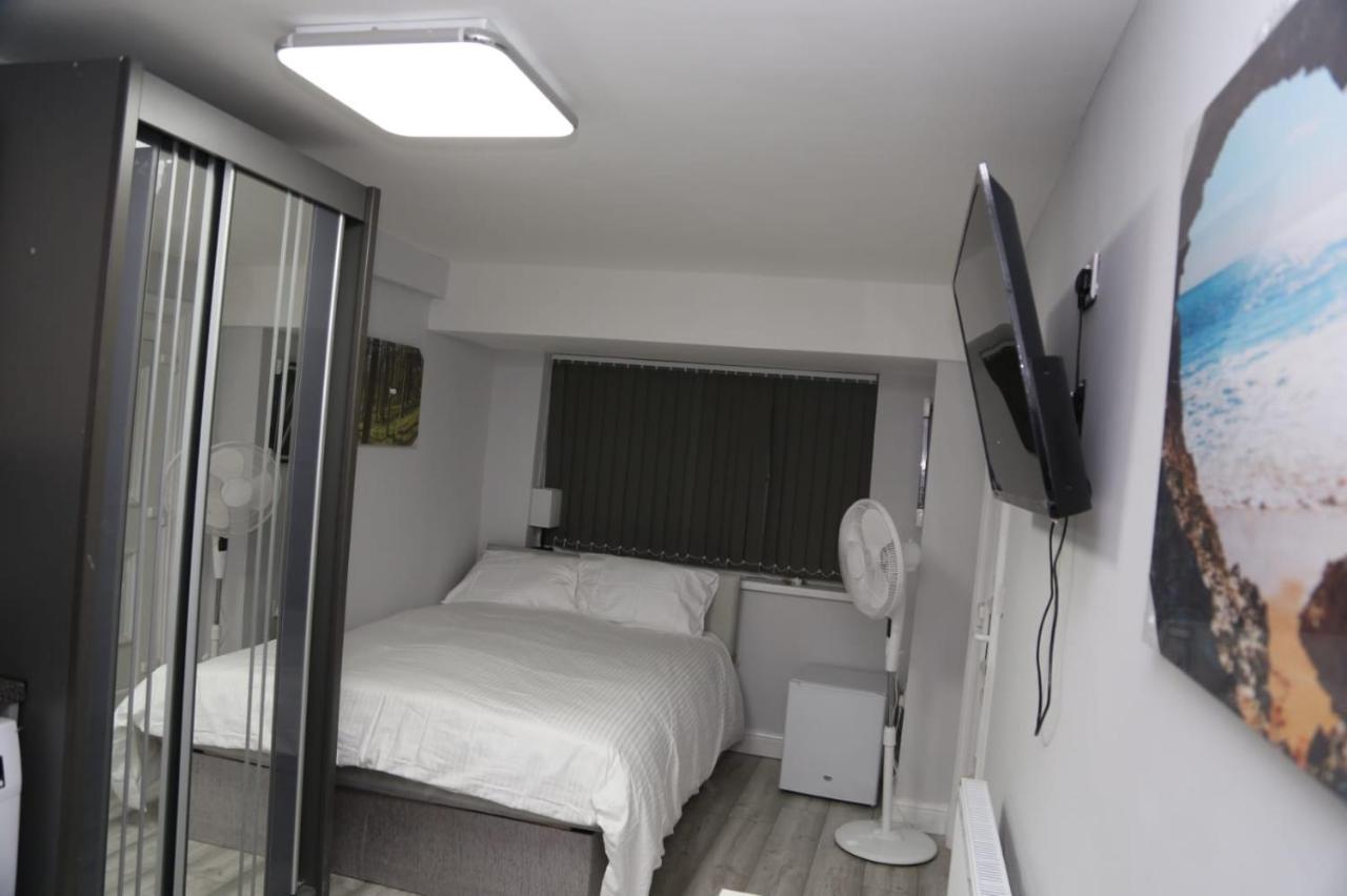 A A Guest Rooms Nightingale Chalet London Exteriör bild