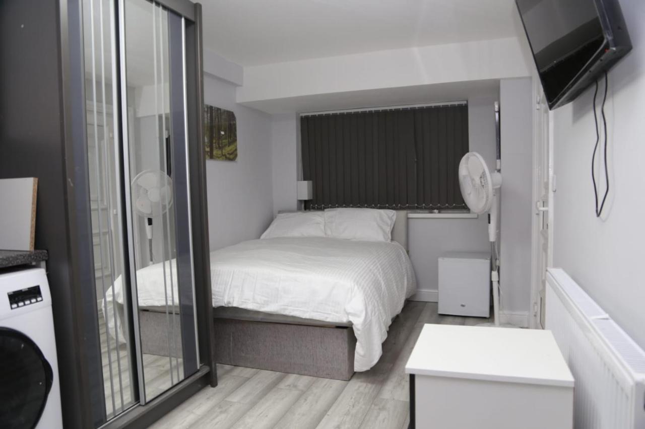 A A Guest Rooms Nightingale Chalet London Exteriör bild
